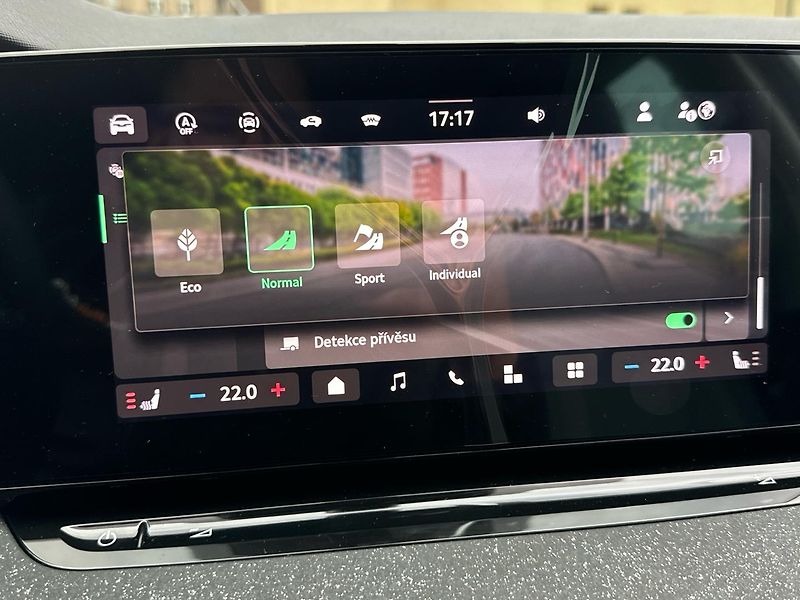 Škoda Octavia Combi 1,5 TSI 110kW DSG - fotka 23 z 24