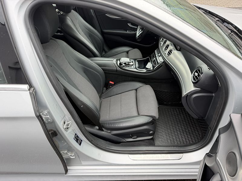 Mercedes-Benz Třídy E Kombi E 300De hybrid navigace  - fotka 19 z 23