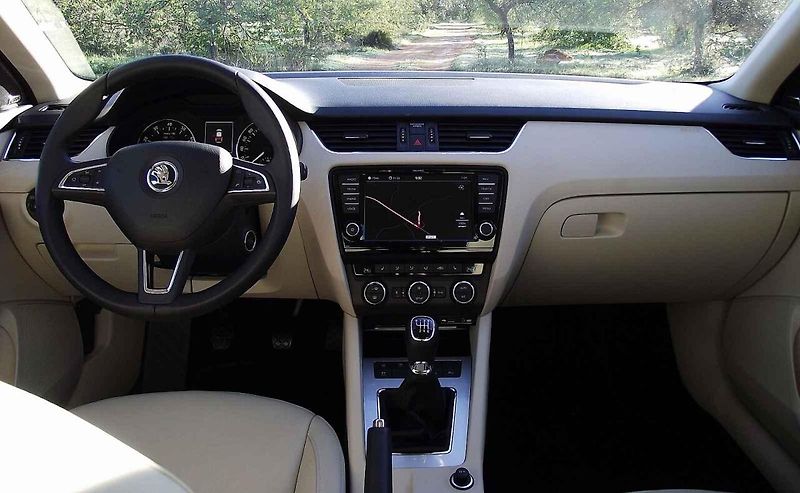 Svolávací akce řeší airbag řidiče uložený ve volantu. O tom, zda se týká konkrétního vozu, rozhoduje kontrola VIN. Ilustrační foto.