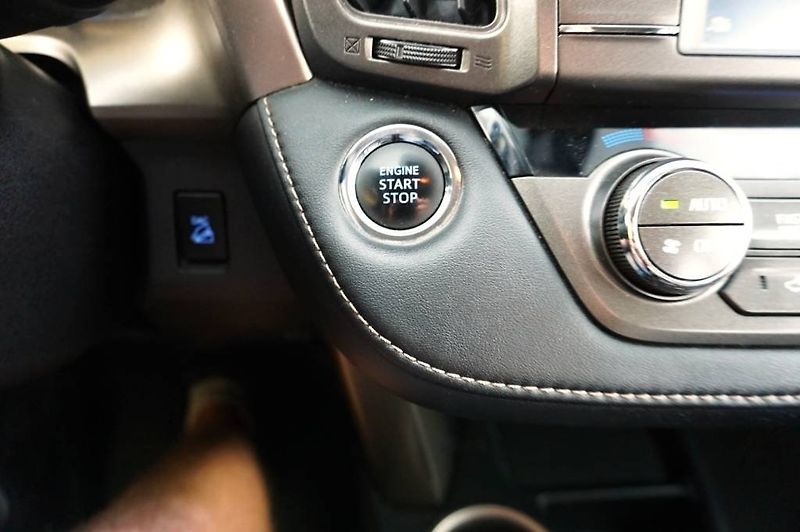 Toyota RAV4 (2015) 110 kW - fotka 38 z 46