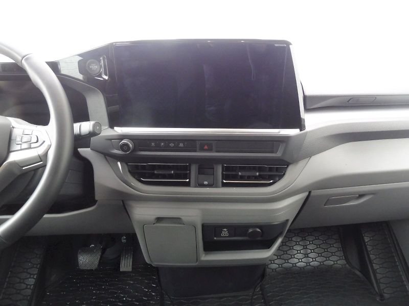 Volkswagen Caravelle (2025) Life DR 2,0 TDI 110kW 8AT - fotka 11 z 29