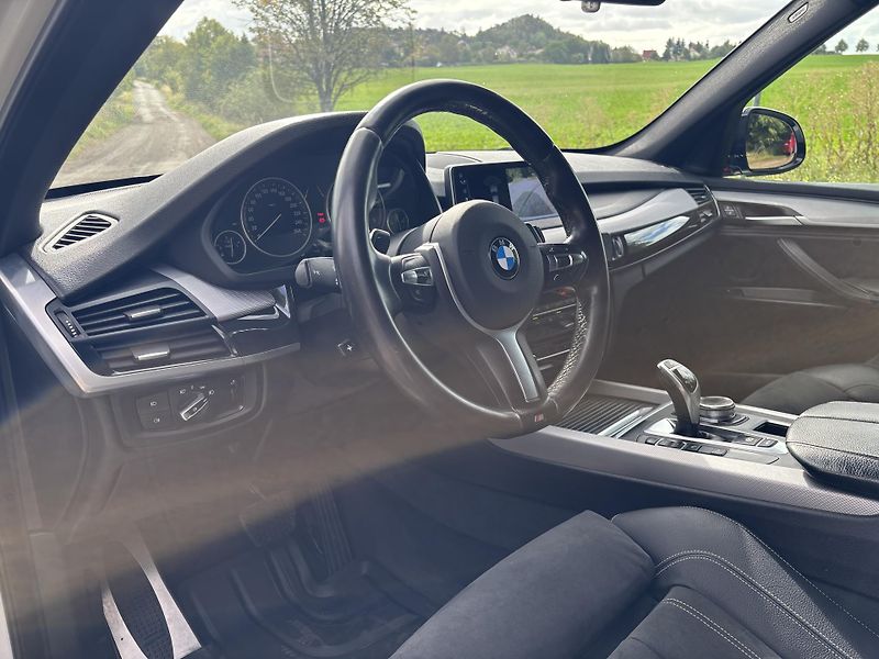 BMW X5 M PAKET X-DRIVE 40D - 230 kW - fotka 9 z 30