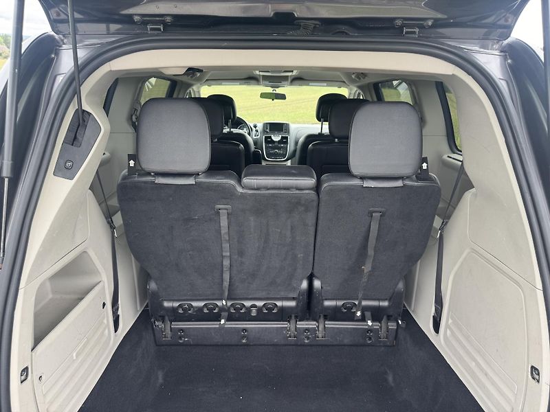 Chrysler Town & Country (2016) 3.6 V6 DOL. KM,SERVSNI KN - fotka 23 z 31