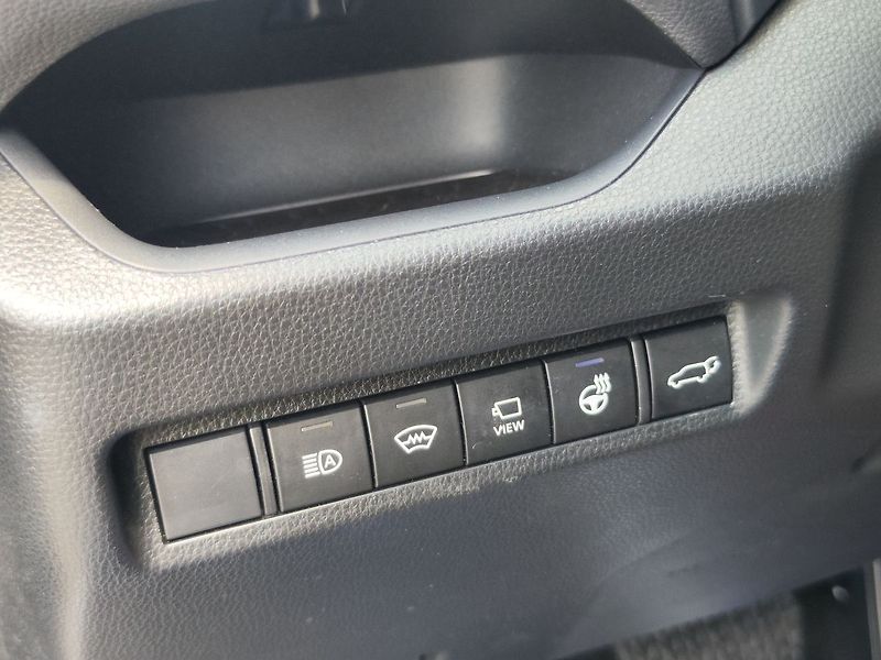 Toyota RAV4 2.5 HEV/163kW Executive 4WD - fotka 29 z 32