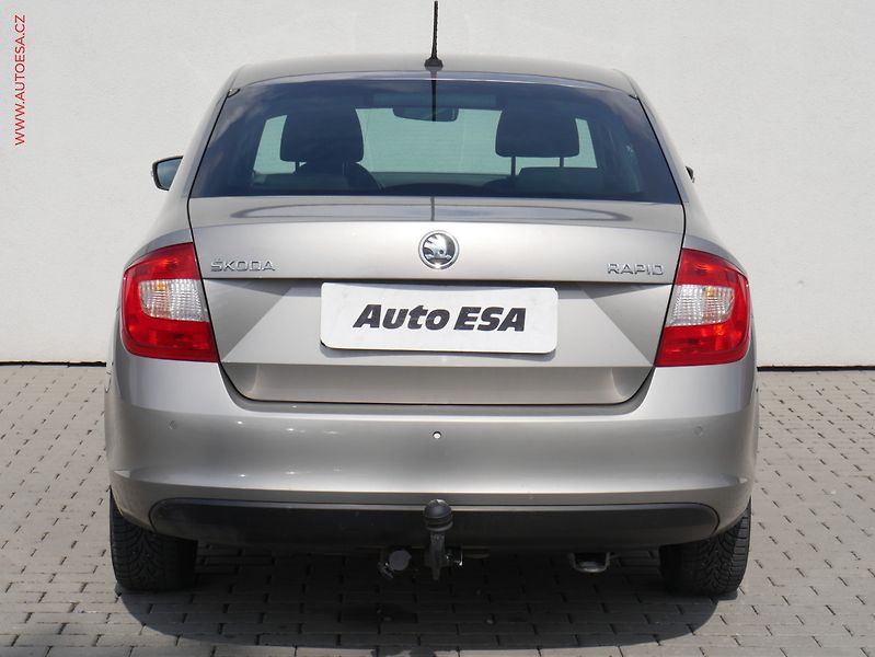 Škoda Rapid (2015) 1.6 TDi, ČR, Style, TZ - fotka 5 z 16
