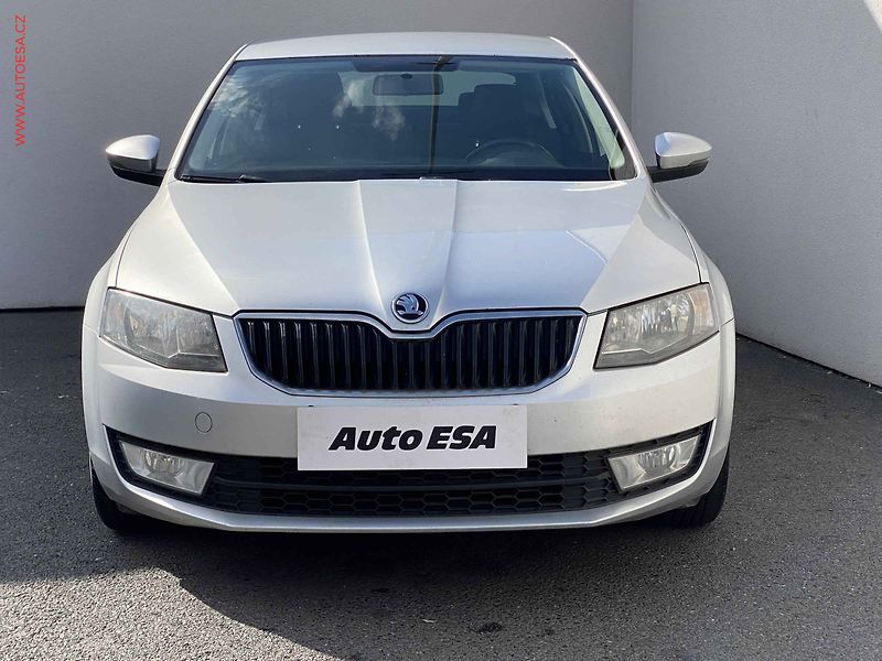 Škoda Octavia (2016) 1.6 TDi, 1.maj,ČR, Ambition - fotka 2 z 17