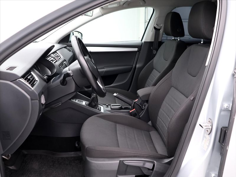 Škoda Octavia 2,0 TDI 110kW Style CZ - fotka 10 z 29