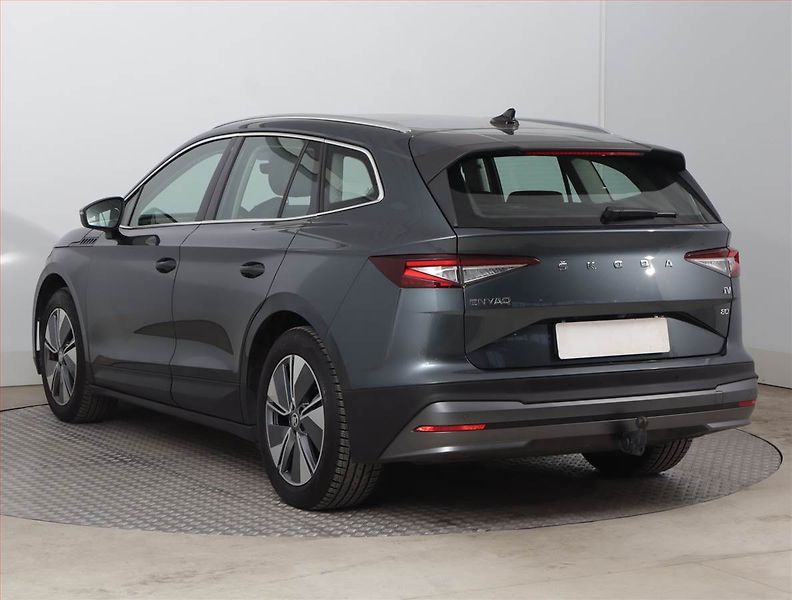 Škoda Enyaq (2021) Suite iV 80 (82 kWh), SoH 93% - fotka 4 z 23