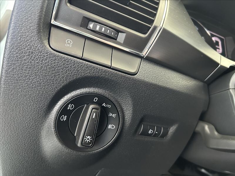 Škoda Fabia 1,0   TSI,CLEVER,SERVISKA,ACC - fotka 11 z 24