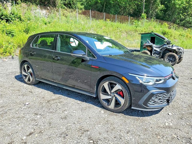 Volkswagen Golf (2023) GTI S - fotka 2 z 11