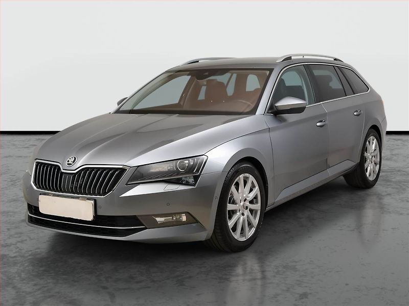 Škoda Superb (2017) 1.6 TDI, Kůže, Navi, Bi-Xenony - fotka 2 z 22