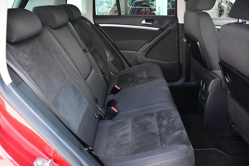 Volkswagen Tiguan 2.0TDi 110kW TAŽNÉ DSG 4MOTION - fotka 16 z 47