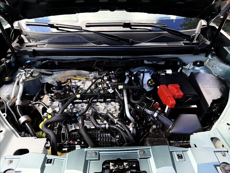 Dacia Duster 1,2 TCe POŠKOZENÁ LEVÁ STRANA - fotka 31 z 33