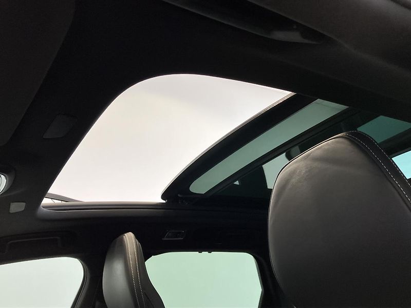 Volvo V90 B4 FWD R-DESIGN AT8 - fotka 29 z 30