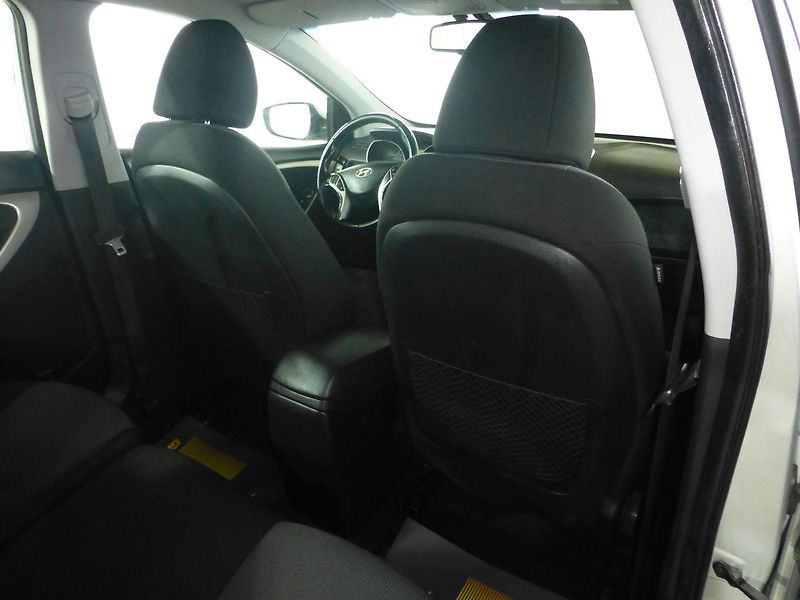 Hyundai i30 (2013) 1,6CRDI*ALU**VYHŘ.SED***KAMERA - fotka 22 z 25
