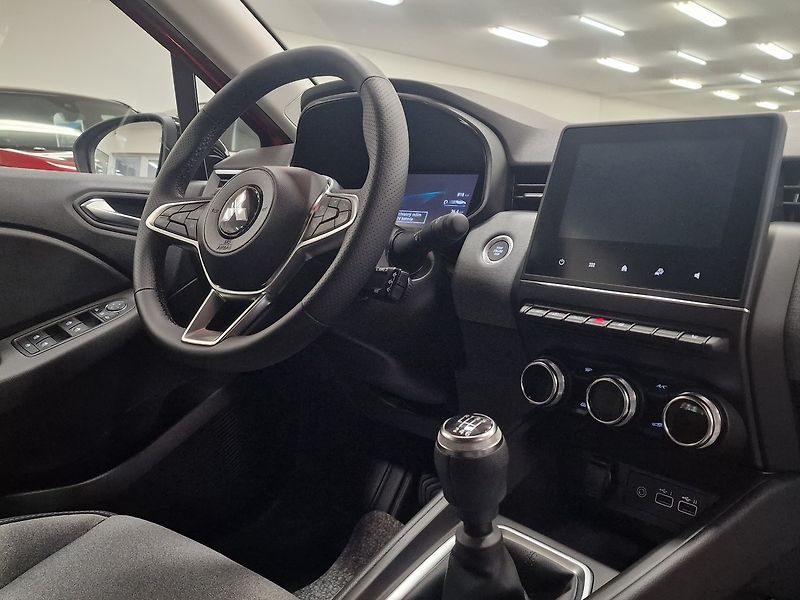 Mitsubishi Colt (2024) Invite+ 67 kW 2024 800km - fotka 28 z 60