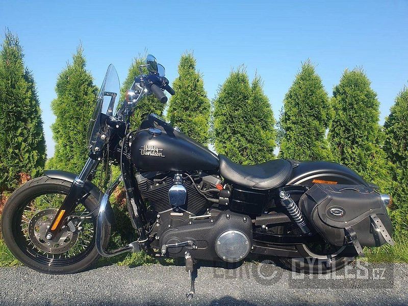 Harley-Davidson FXDB Dyna Street Bob (2014) - fotka 2 z 10