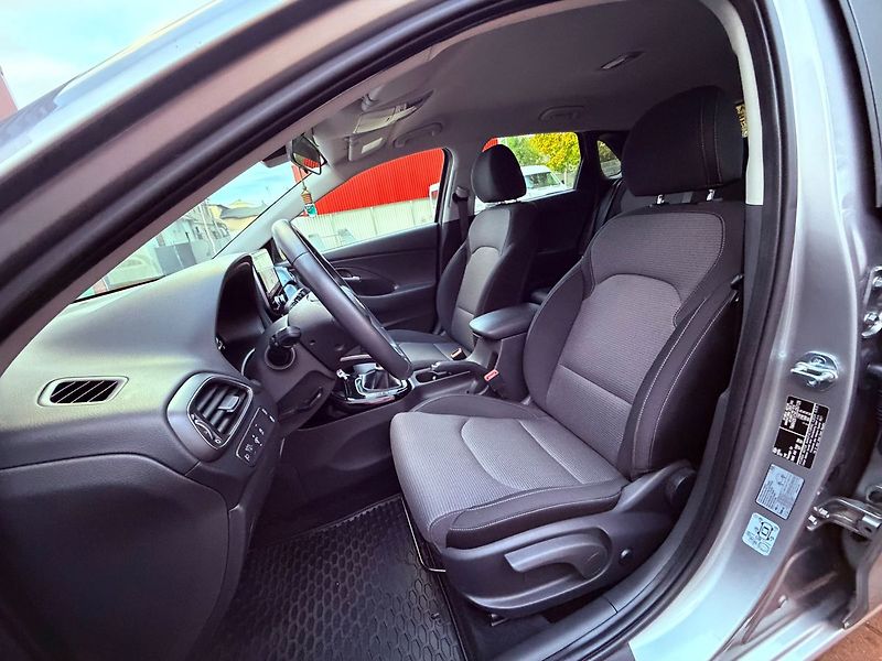 Hyundai i30 1.5 CVVT Comfort, ČR, Záruka - fotka 15 z 29