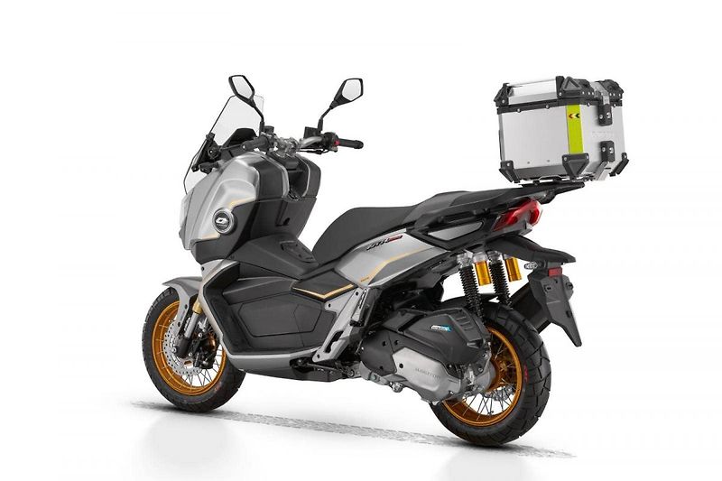 QJ Motor (2026) ATR 125 VČ  KUFRU NOVINKA 2026 - fotka 7 z 7