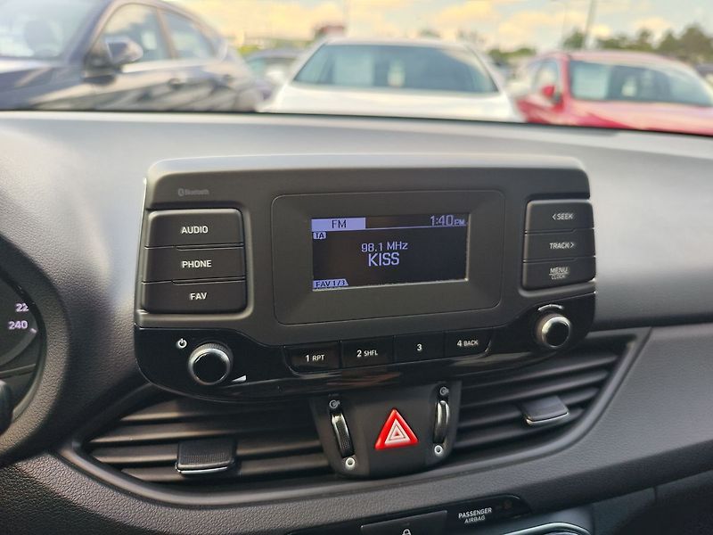 Hyundai i30 1.5i/81kW Start Plus - fotka 14 z 26