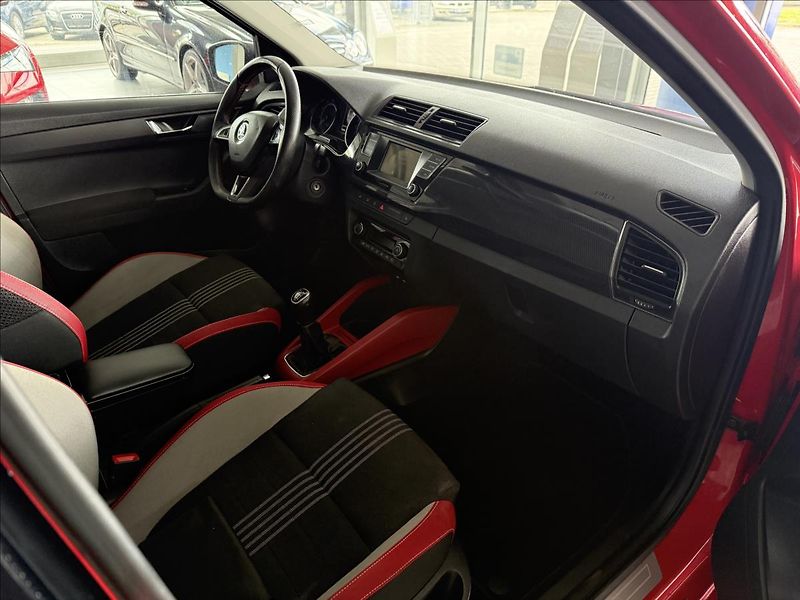 Škoda Fabia 1,2   TSI 81kW,MONTE CARLO,1.M - fotka 8 z 26