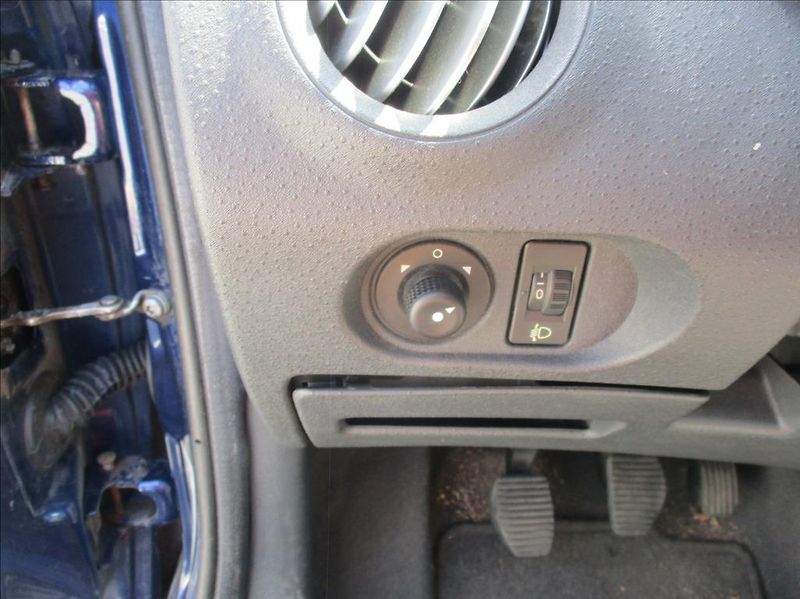 Citroën C3 1,4 i Exclusive, klima,servis, - fotka 19 z 29