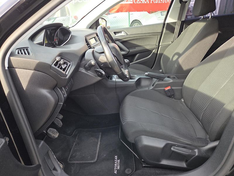 Peugeot 308 1,5BHD-i lze i na splátky VŠEM - fotka 9 z 11
