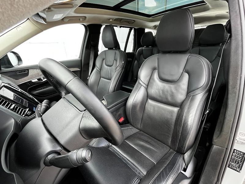 Volvo XC90 Ultimate T8 AWD 335kW - fotka 14 z 26