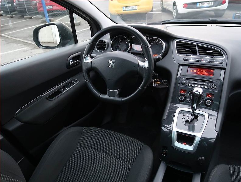 Peugeot 5008 (2013) 2.0 HDI, Automat, Serv.kniha - fotka 7 z 21