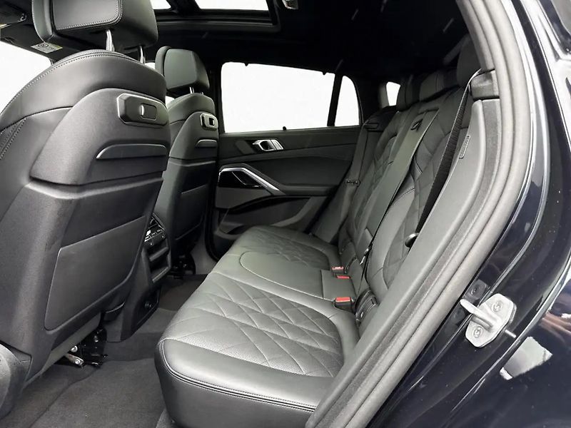 BMW X6 xDrive30d M-Sport Pano NezT Ve - fotka 6 z 10