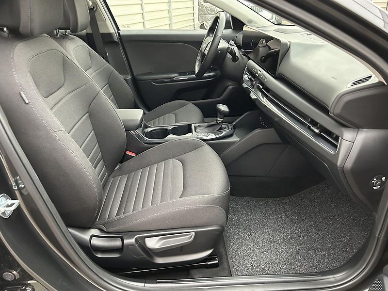 Kia K4 1.6 T-GDi EXCLUSIVE 110 KW (20 - fotka 27 z 31
