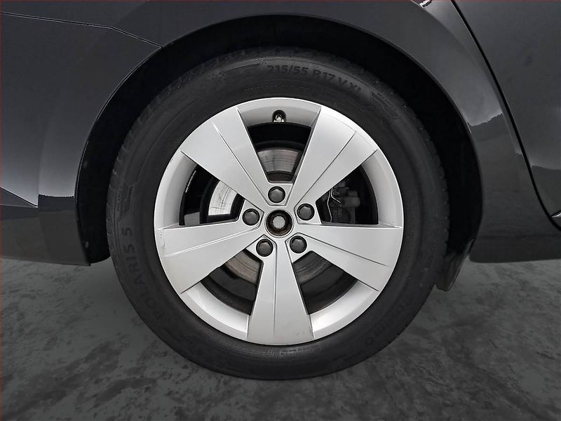 Škoda Superb (2017) Laurin&Klement 2.0 TDI 4x4 - fotka 15 z 21