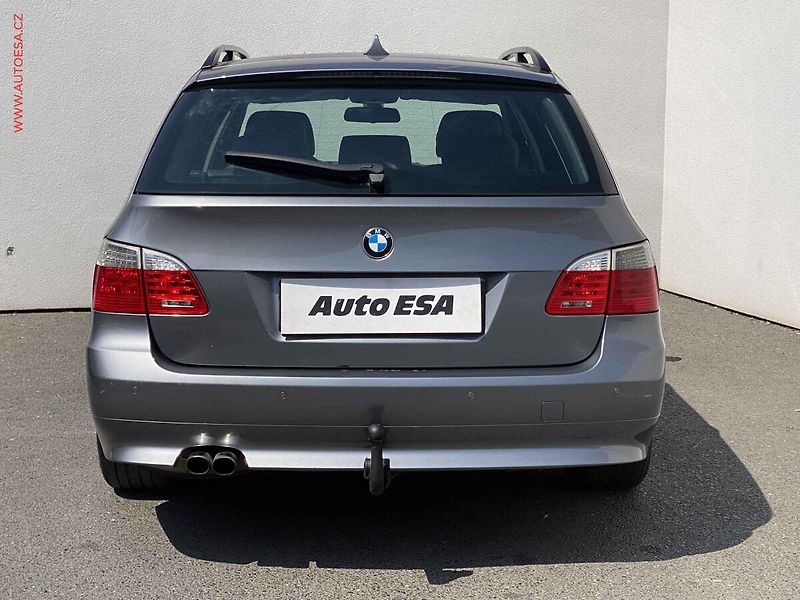 BMW Řada 5 (2007) 3.0d 530d, xDrive, Panor - fotka 5 z 19