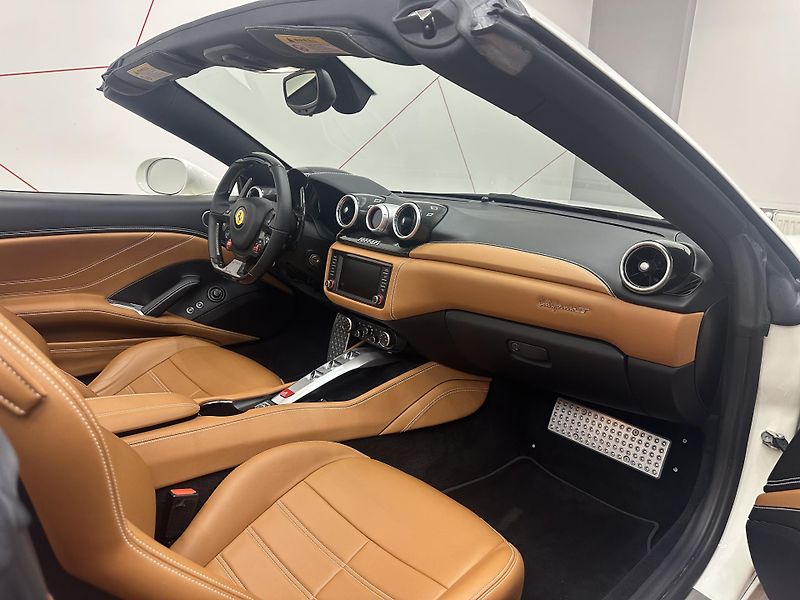 Ferrari California (2015) T*CAMERA*QUIO*TEMPOMAT*DPH*TOP - fotka 13 z 17