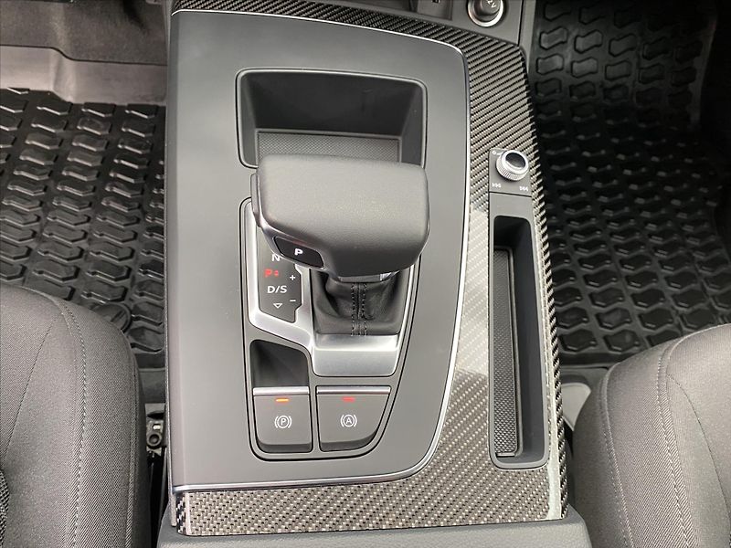 Audi Q5 2,0 S-LINE 40TFSI 150kW - fotka 22 z 26