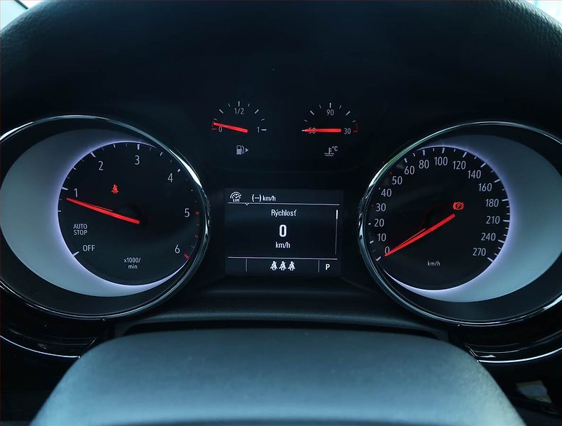 Opel Astra (2019) 1.6 CDTI, Automat, Navi - fotka 11 z 21