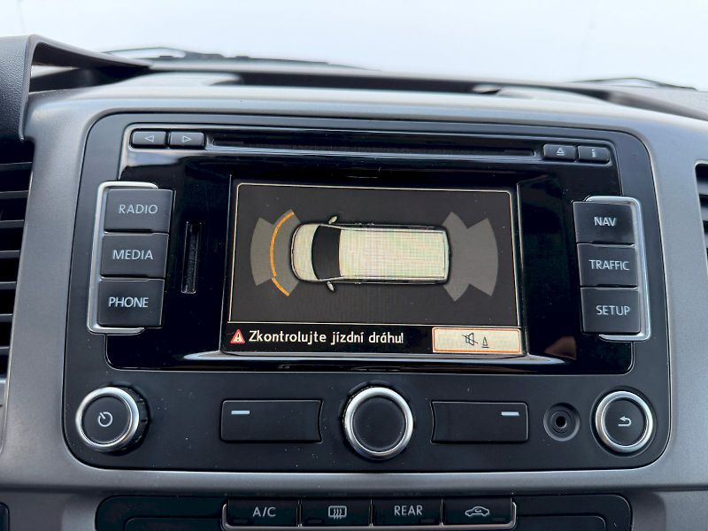 Volkswagen Multivan (2013) SL 2,0 TDI 103KW 6G - fotka 16 z 35