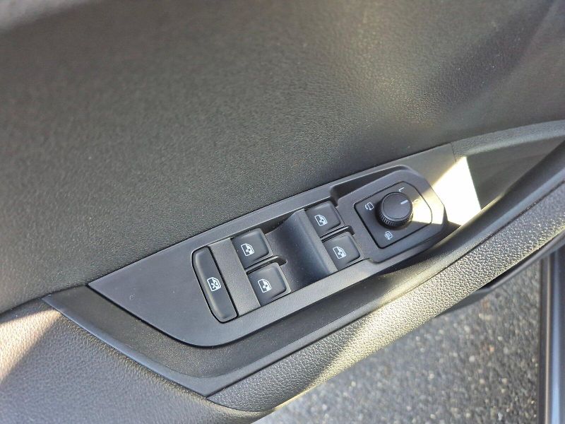 Škoda Karoq (2025) Top Selection 1.5 TSI 110 kW 7 - fotka 14 z 39