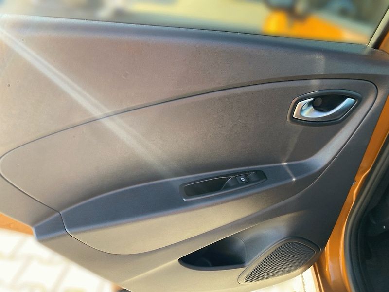 Renault Captur (2019) Limited TCe 130 - fotka 22 z 27