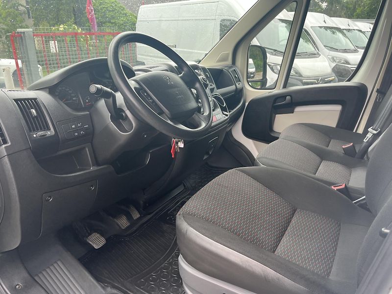 Peugeot Boxer (2020) 2.0 HDI ČR 1 MAJ WEBASTO SPANÍ - fotka 9 z 21
