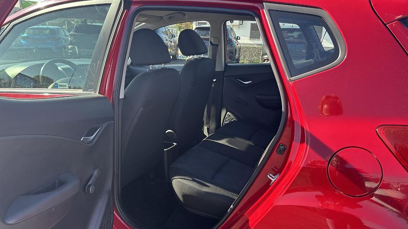 Hyundai ix20 (2015) 1.6I MT TRIKOLOR - fotka 16 z 18