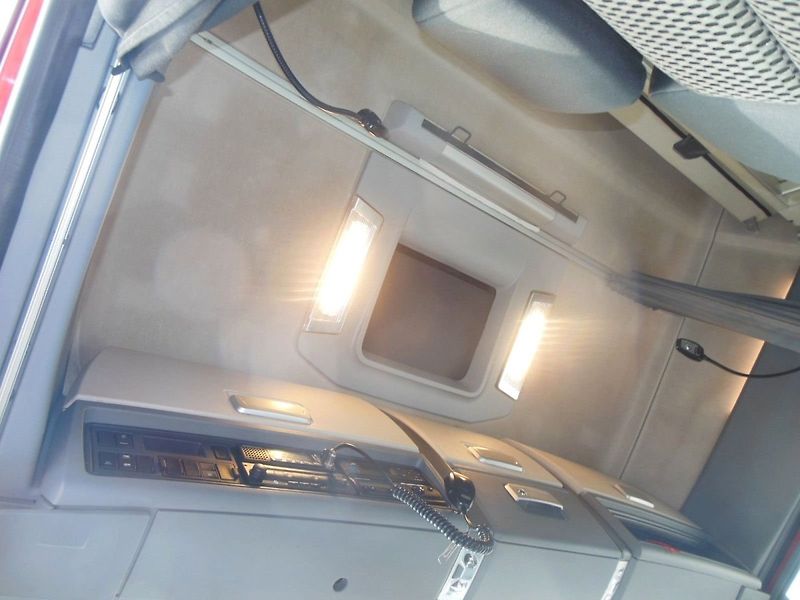 Renault Trucks T T520 HIGH, COMFORT, LOWDECK, T - fotka 8 z 19