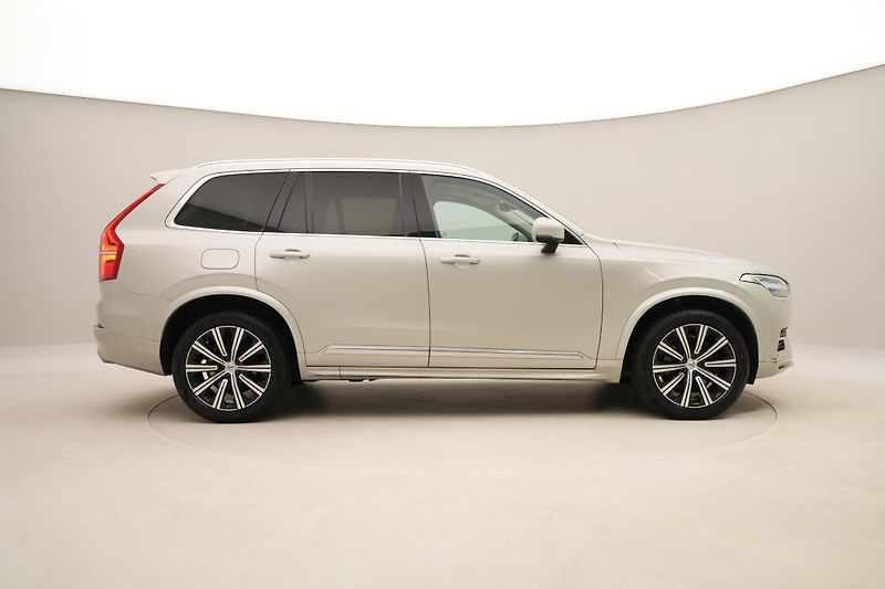 Volvo XC90 B5 AWD INSCRIPTION REZERVACE - fotka 13 z 54