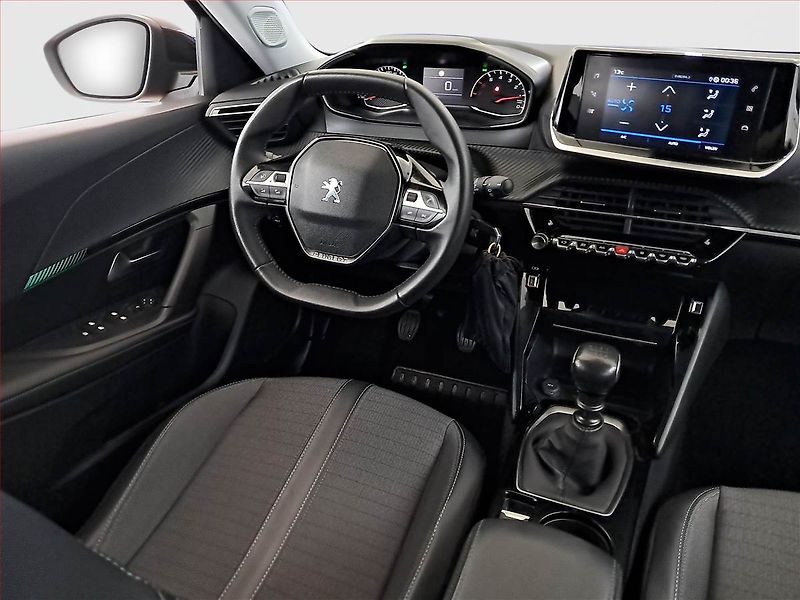 Peugeot 2008 (2022) 1.2 PureTech, ČR,1.maj - fotka 7 z 17