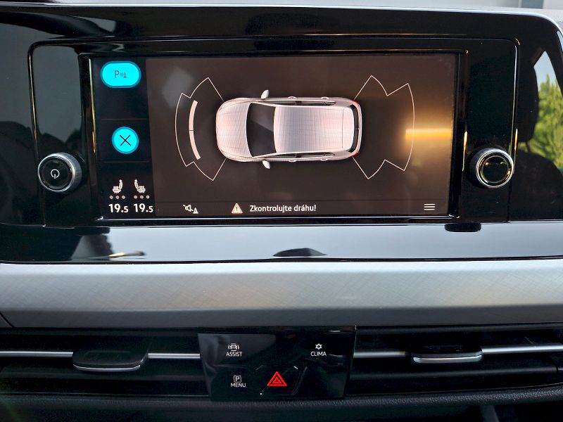 Volkswagen Golf (2020) Life 1,5TSi 96kW - fotka 27 z 33