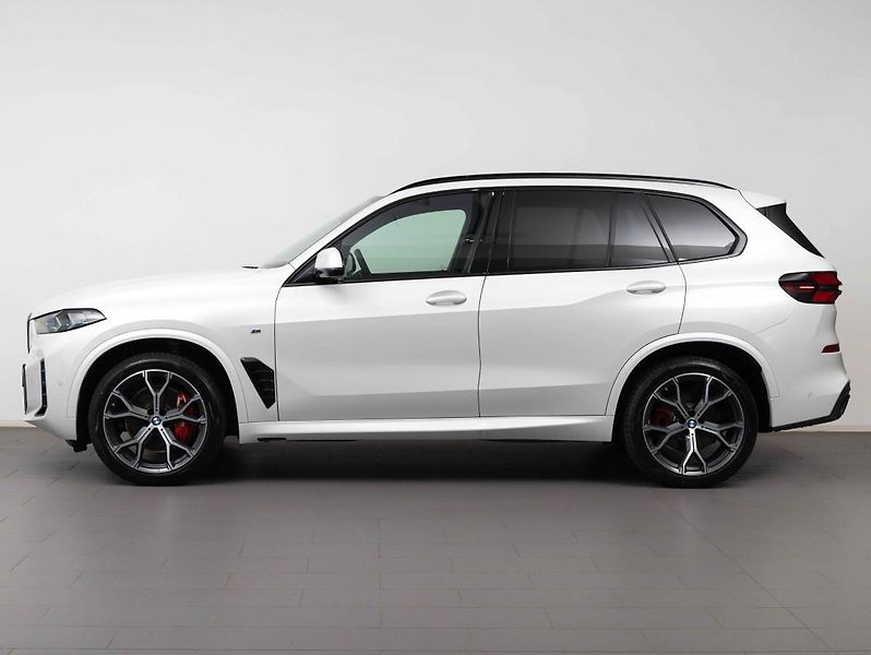 BMW X5 xDrive30d - fotka 2 z 6