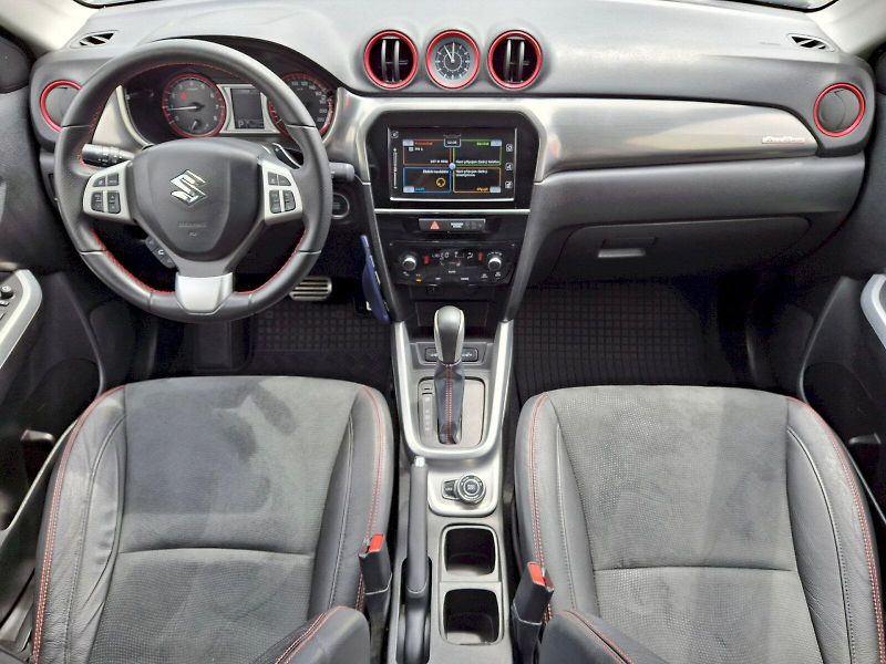 Suzuki Vitara (2017) Automat 4x4 1,4i 103kW - fotka 5 z 33