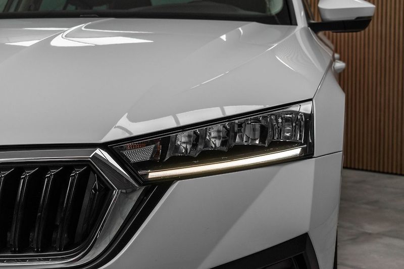 Škoda Octavia 2.0TDI*110kW DSG*BLIS*ACC*DPH* - fotka 32 z 35