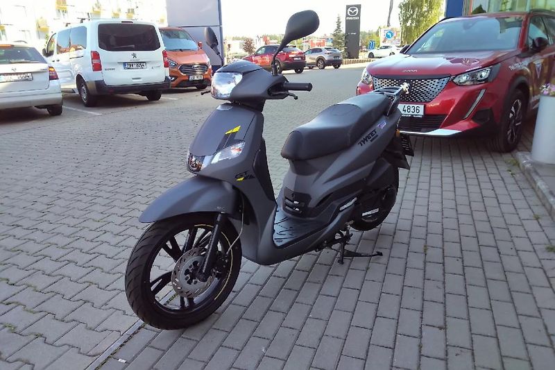 Peugeot Tweet 125i (2022) Tweet 125i GT Gray - fotka 10 z 13
