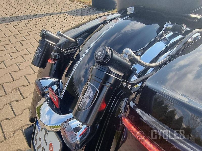 Harley-Davidson FLTR Road Glide (2019) FLTRX Road Glide - fotka 10 z 18